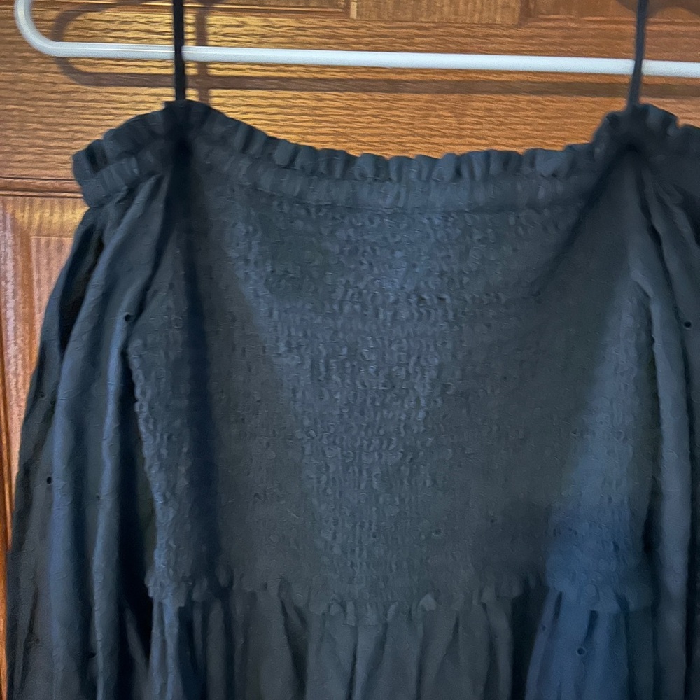 Arlynn Off The Shoulder Dress - Picture 5 of 6